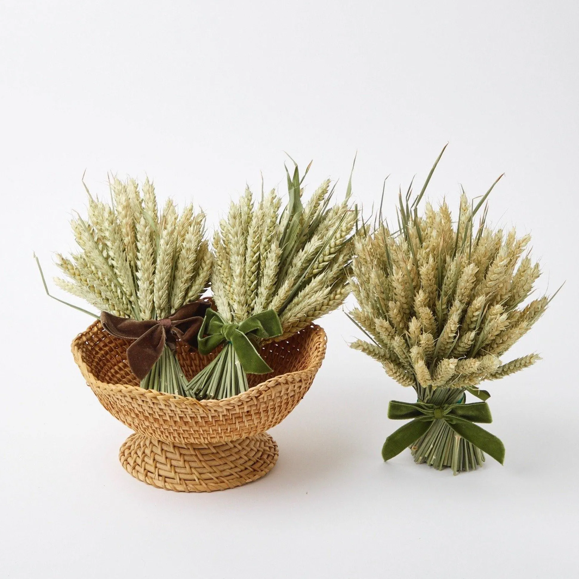 Brown Scalloped Rattan Bowl (Medium)