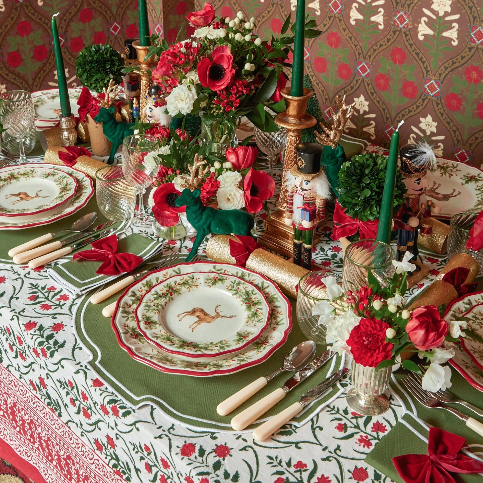 Christmas Garland Tablecloth