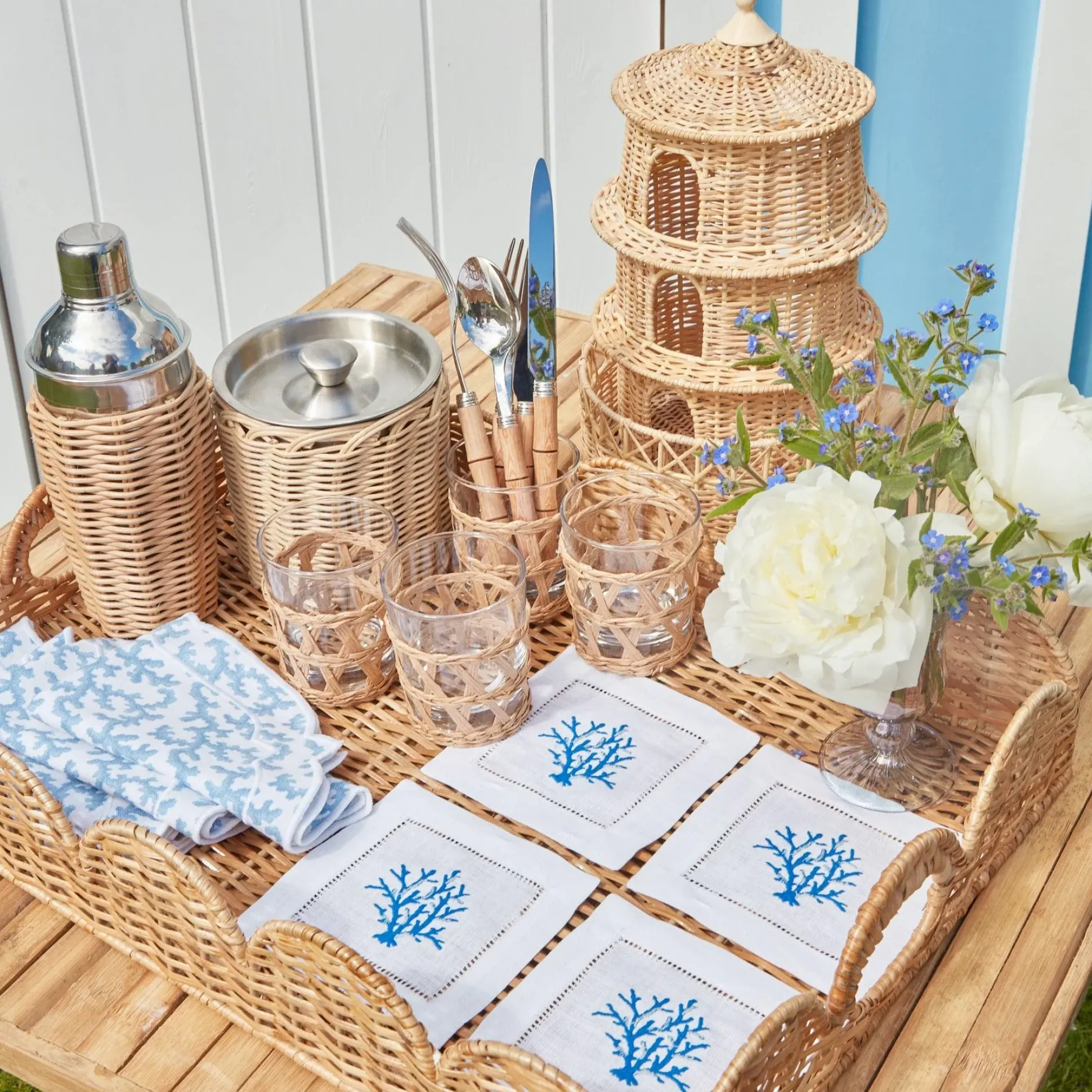 Natural Scalloped Rattan Tray