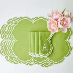 Serena Apple Green Scalloped Placemats (Set Of 4)