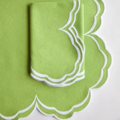 Serena Apple Green Scalloped Placemats (Set Of 4)