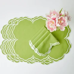 Serena Apple Green Scalloped Napkins (Set Of 4)
