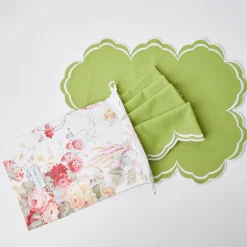 Serena Apple Green Scalloped Napkins (Set Of 4)