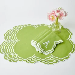 Serena Apple Green Scalloped Napkins (Set Of 4)