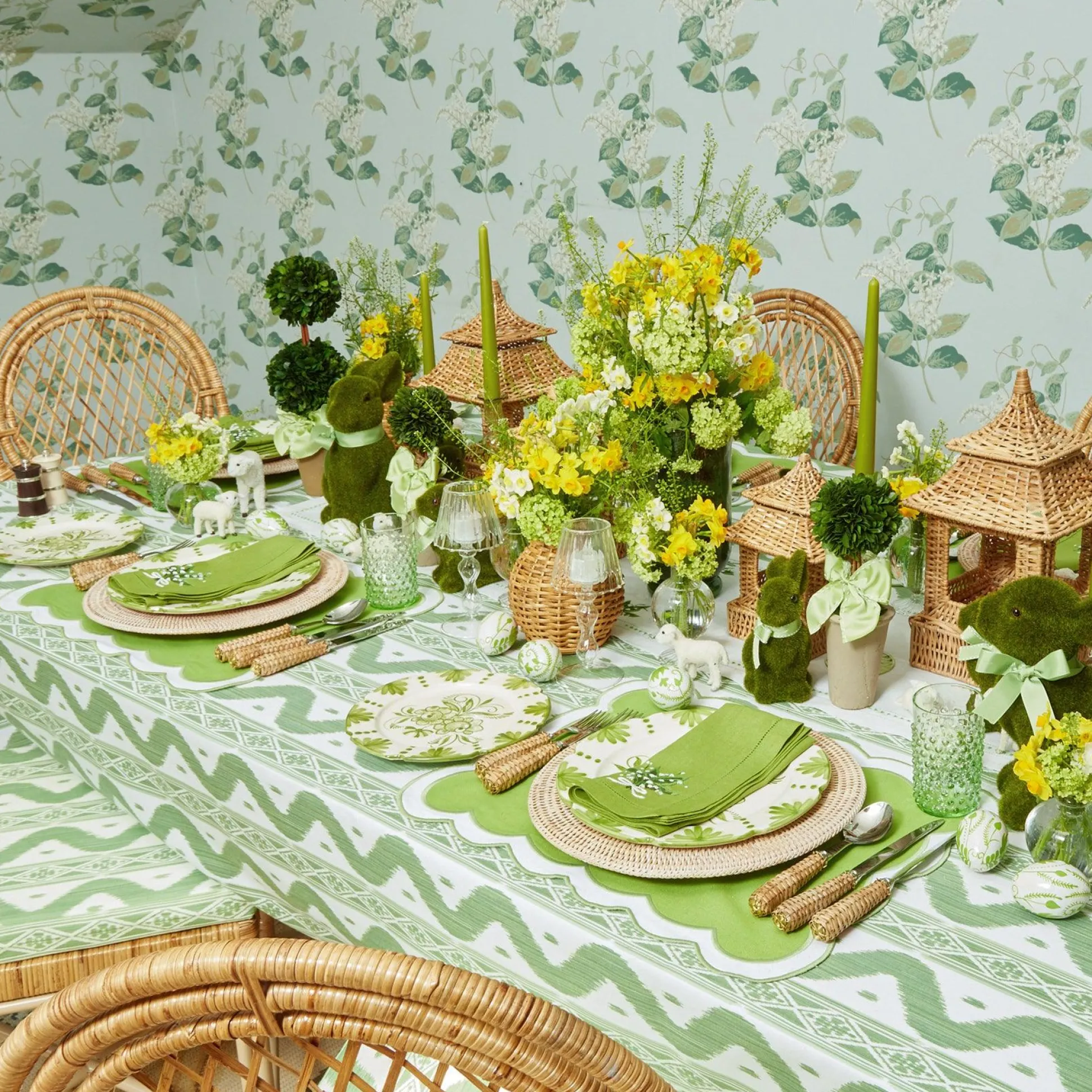 Seville Green Gardenia Dinner & Starter Plates (Set Of 8)