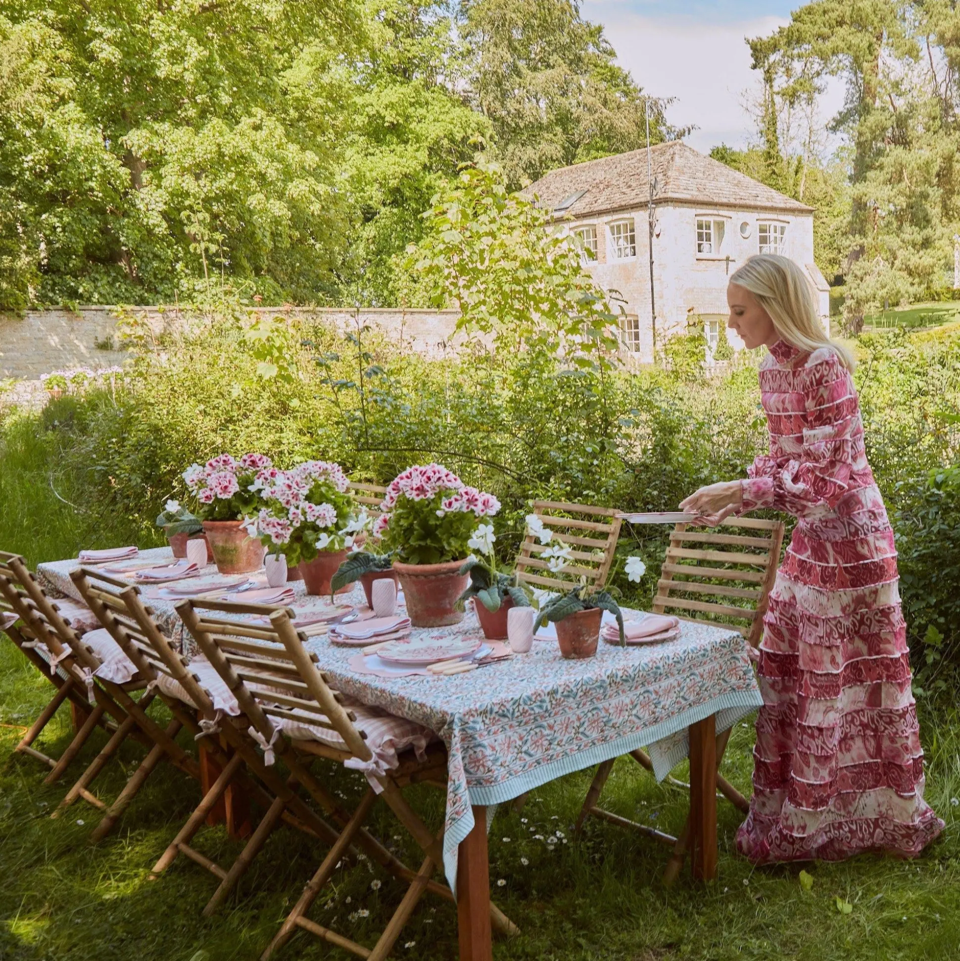 Seville Pink Gardenia Dinner Plate (Set Of 4)