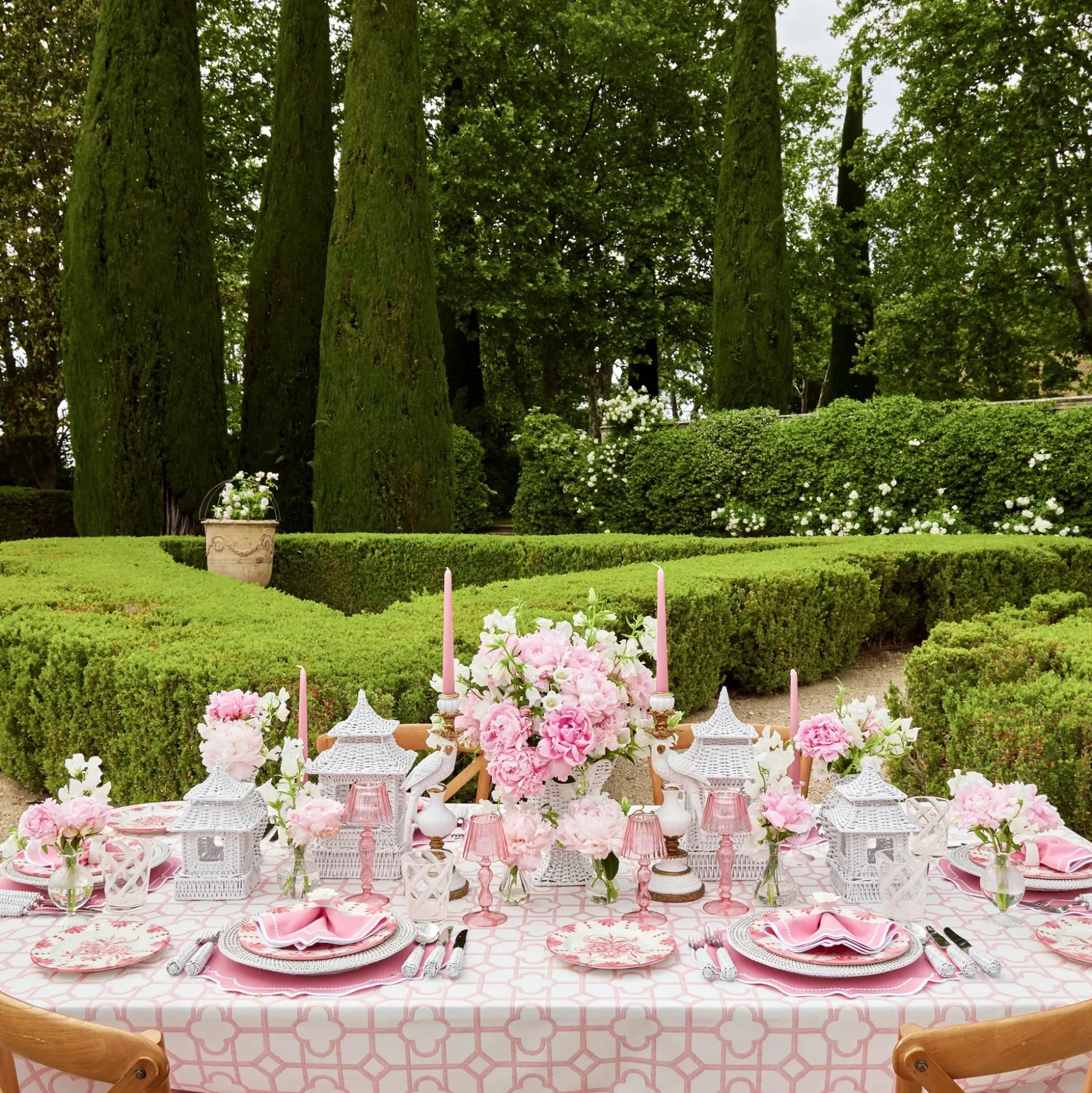 Seville Pink Gardenia Dinner & Starter Plates (Set Of 8)