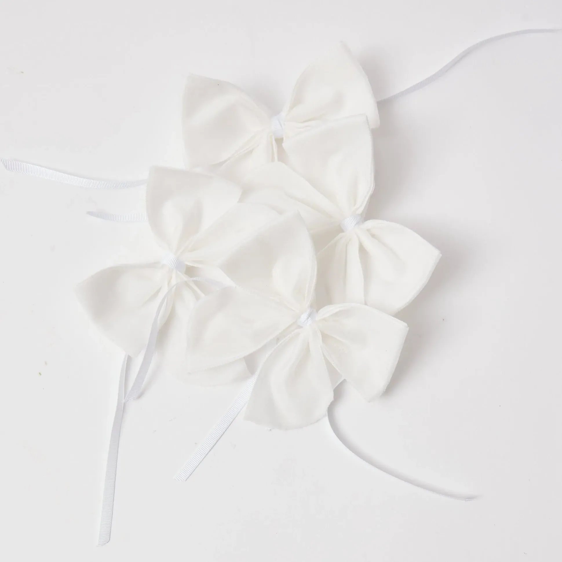 Snow White Velvet Napkin Bows (Set Of 4)