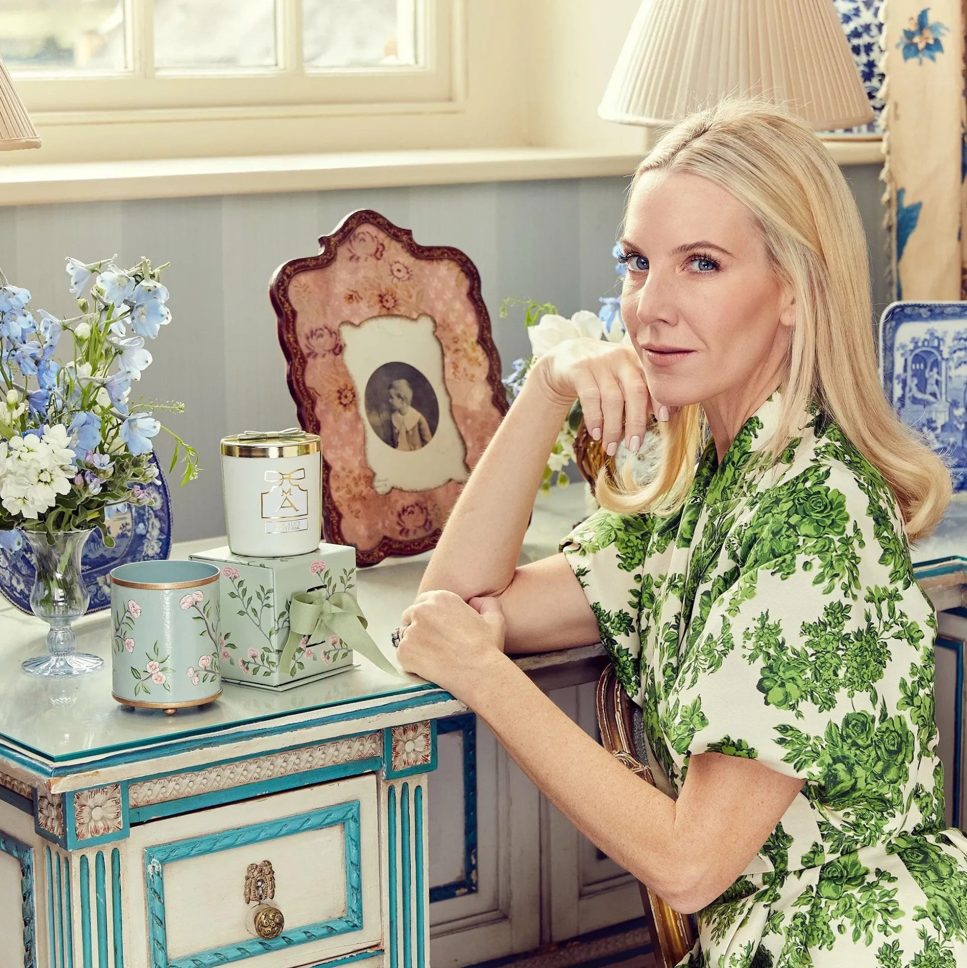 Velvet Oak Scented Candle & Pot Set