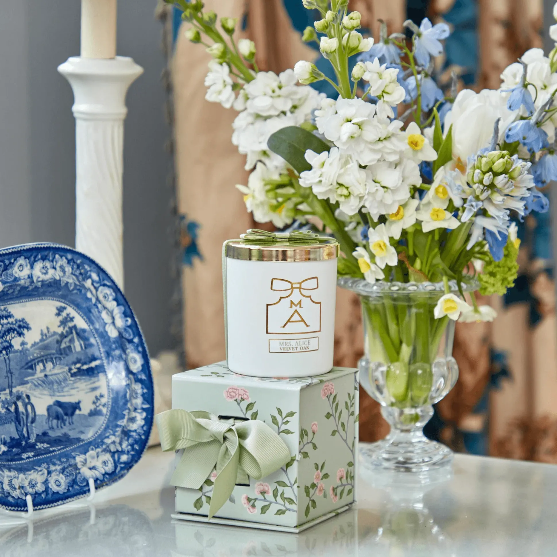 Velvet Oak Scented Candle & Pot Set