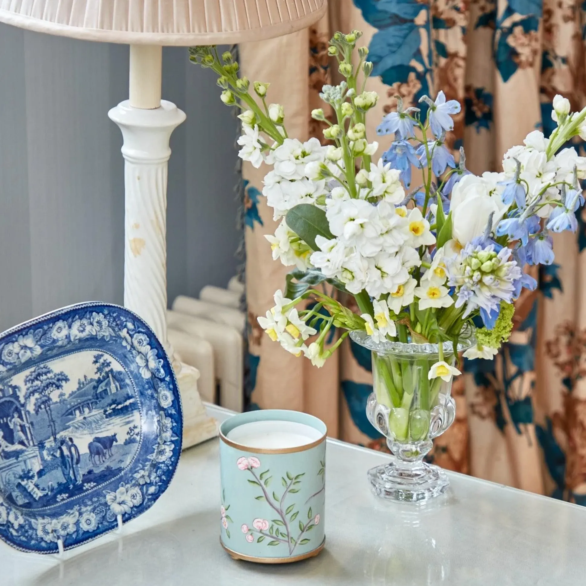 Velvet Oak Scented Candle & Pot Set