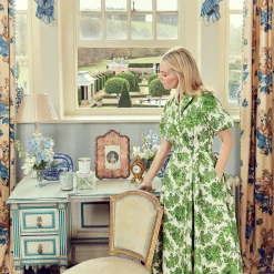 Velvet Oak Tole Candle Pot