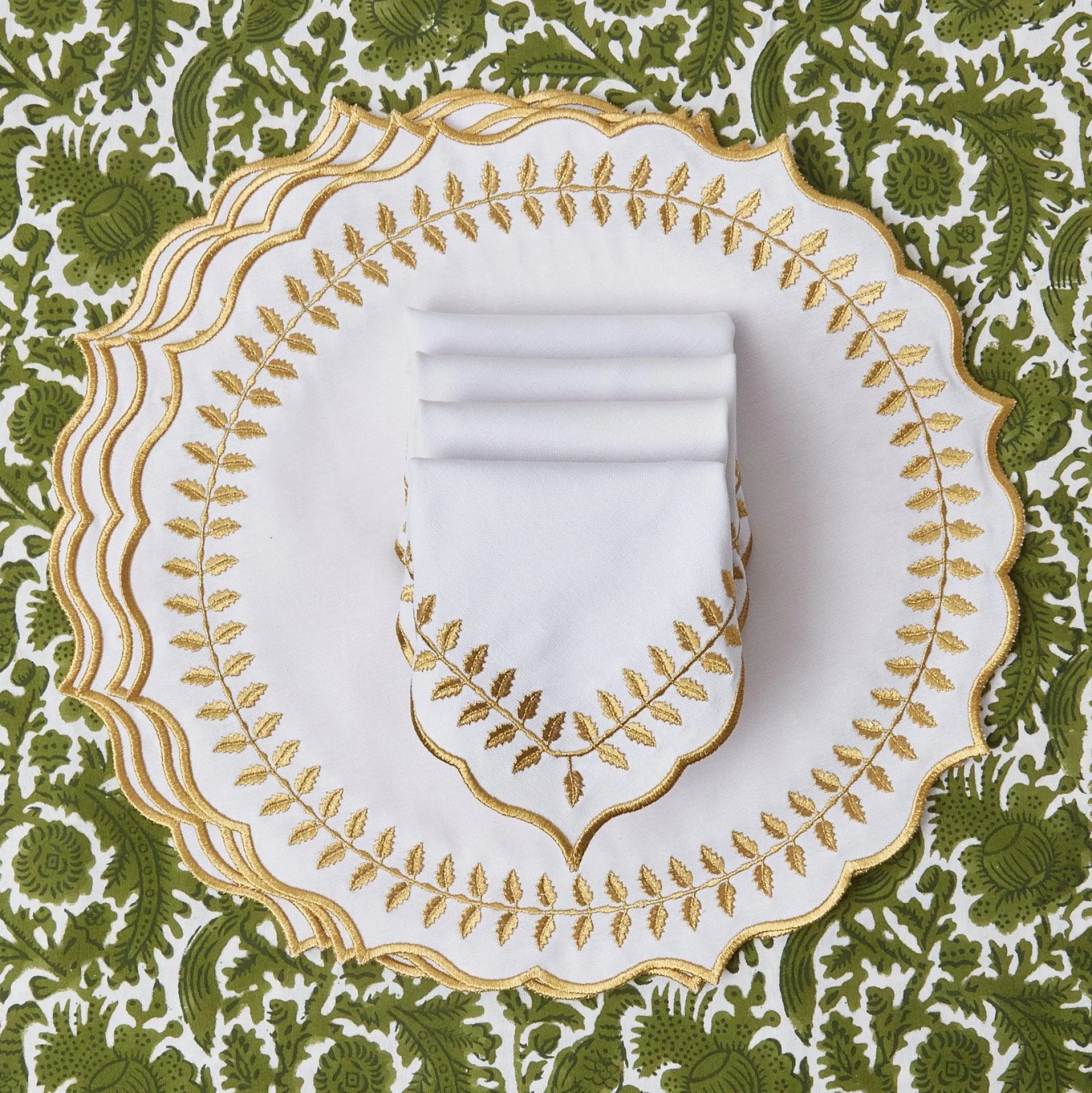 White & Gold Laurel Napkins (Set Of 4)