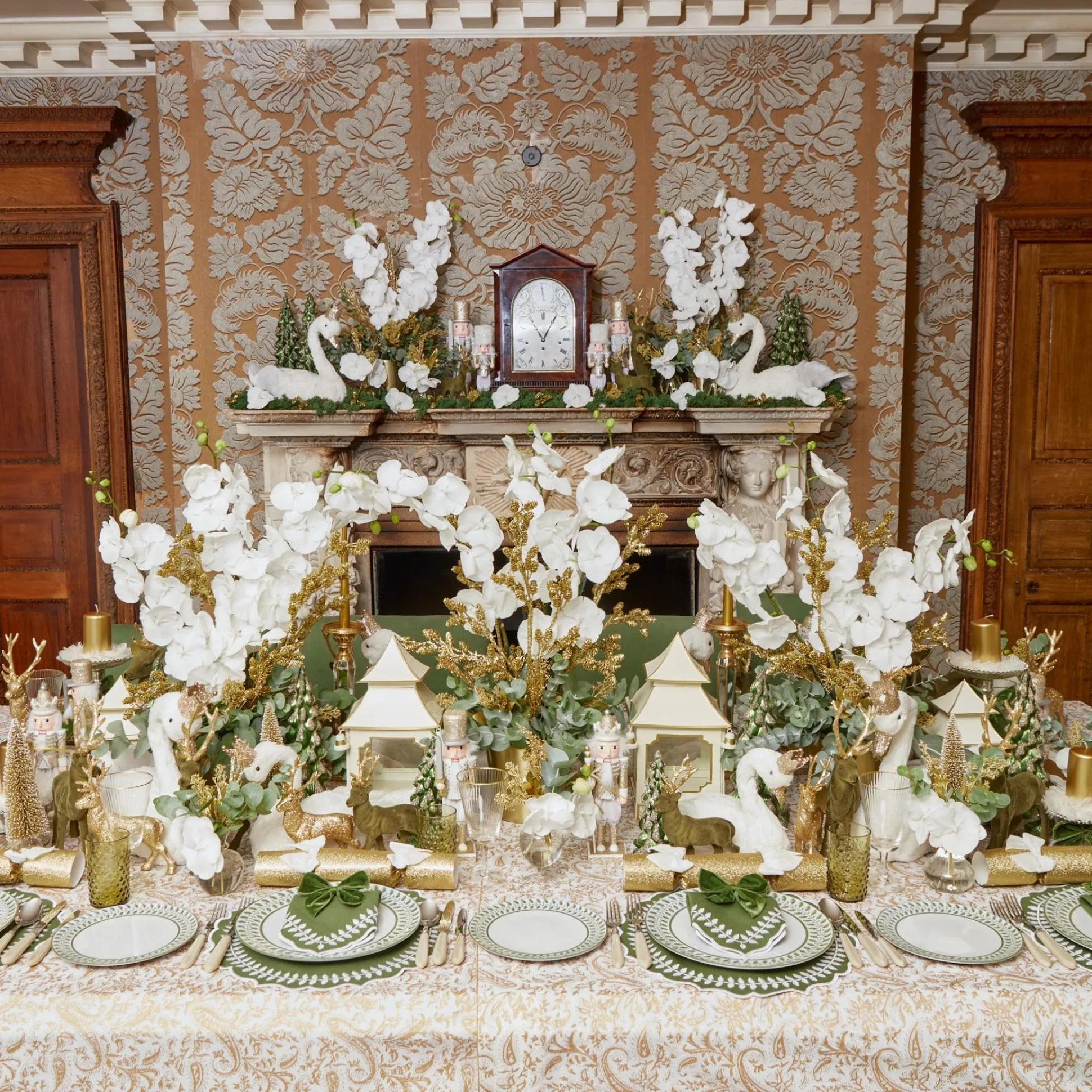 White & Gold Pagoda Lantern