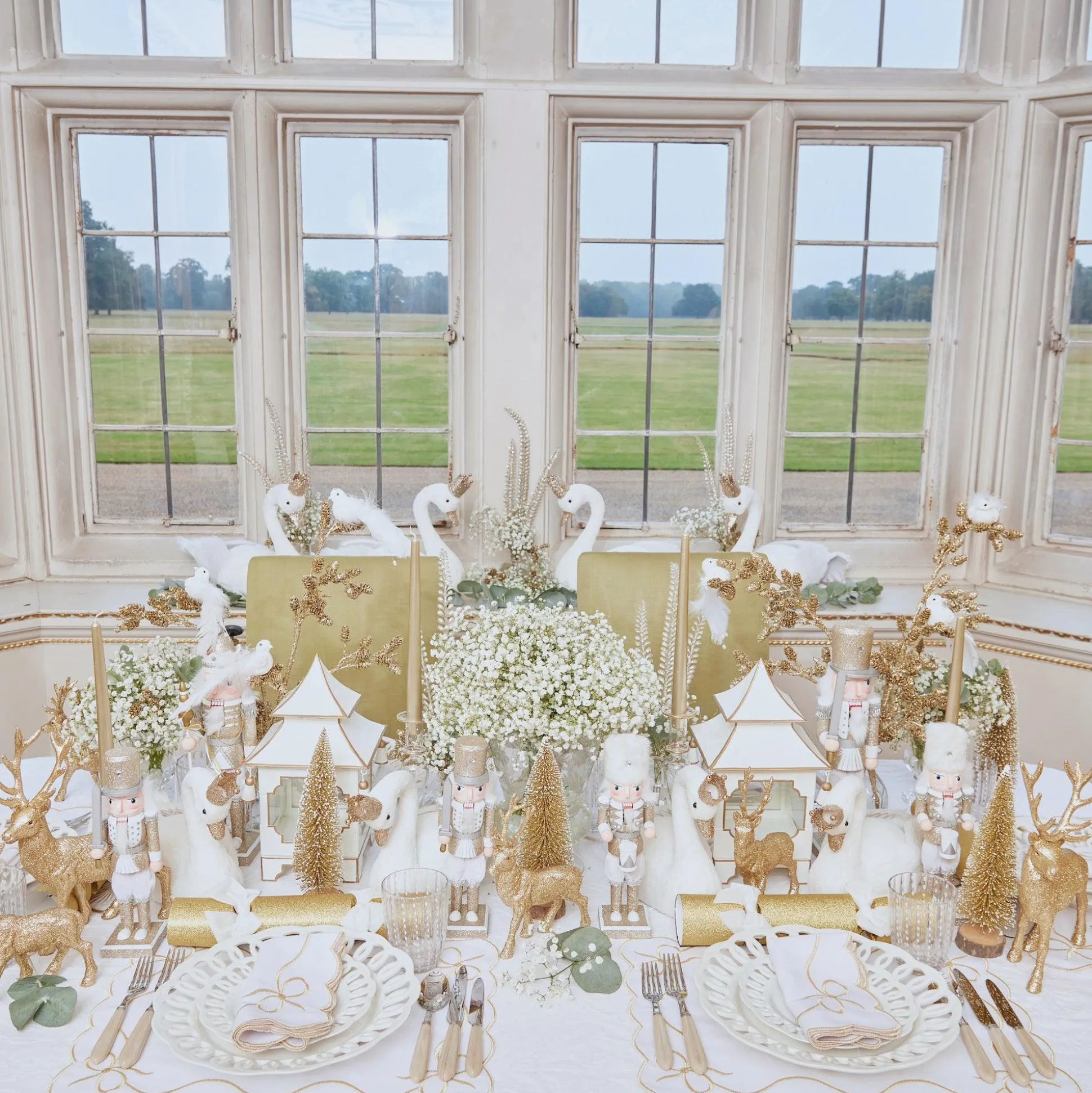 White & Gold Pagoda Lantern