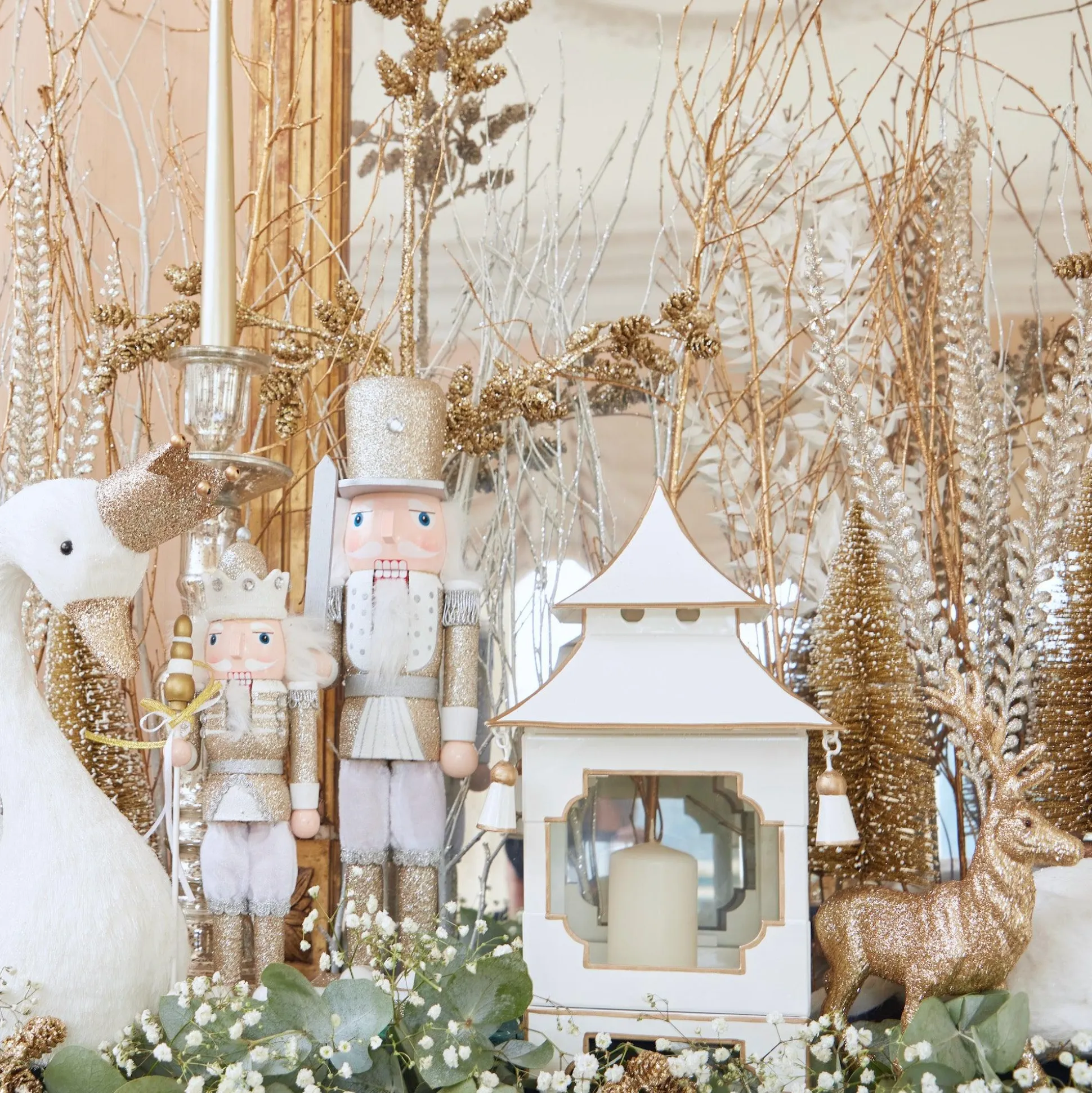 White & Gold Pagoda Lantern