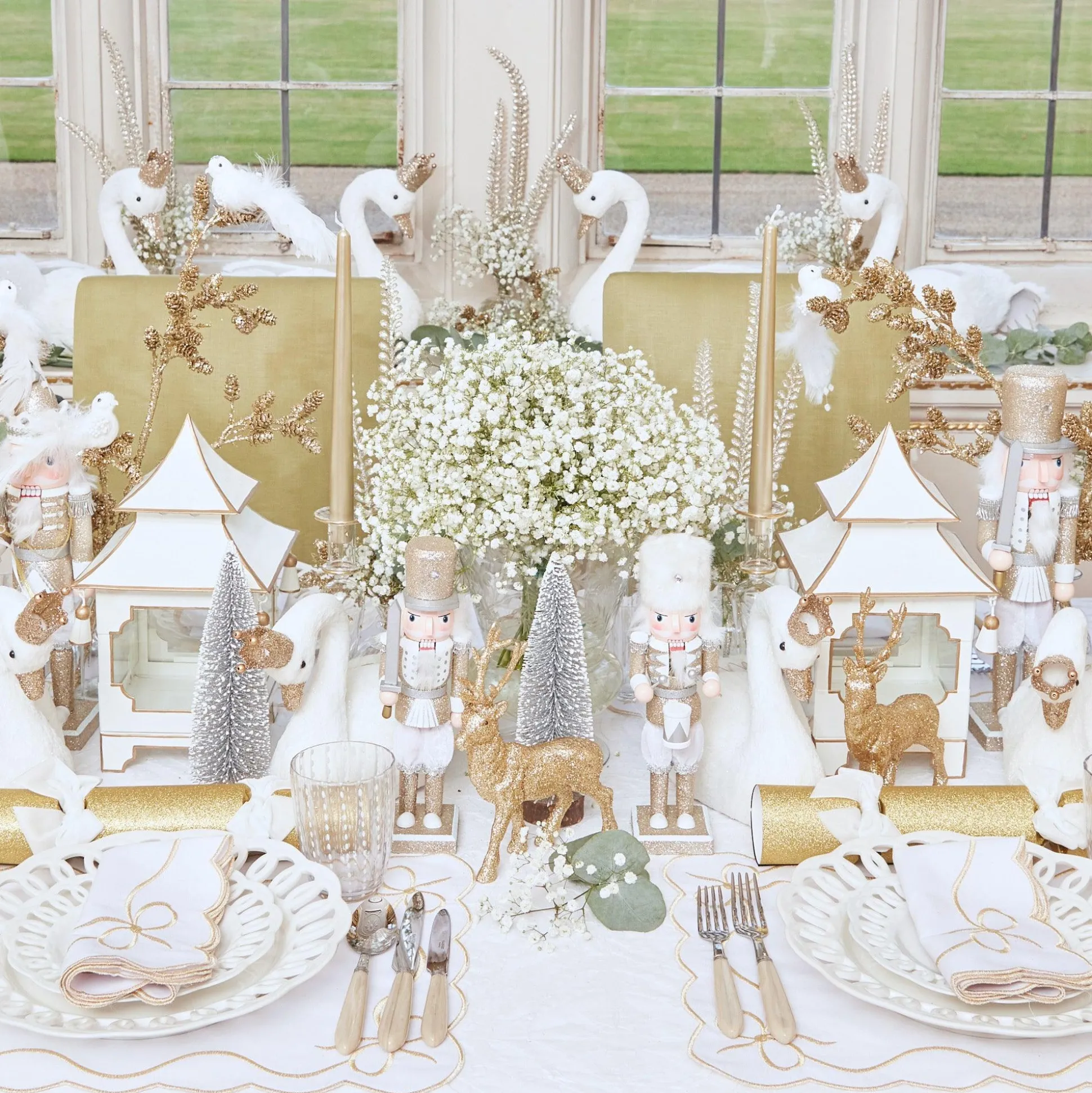 White & Gold Pagoda Lantern