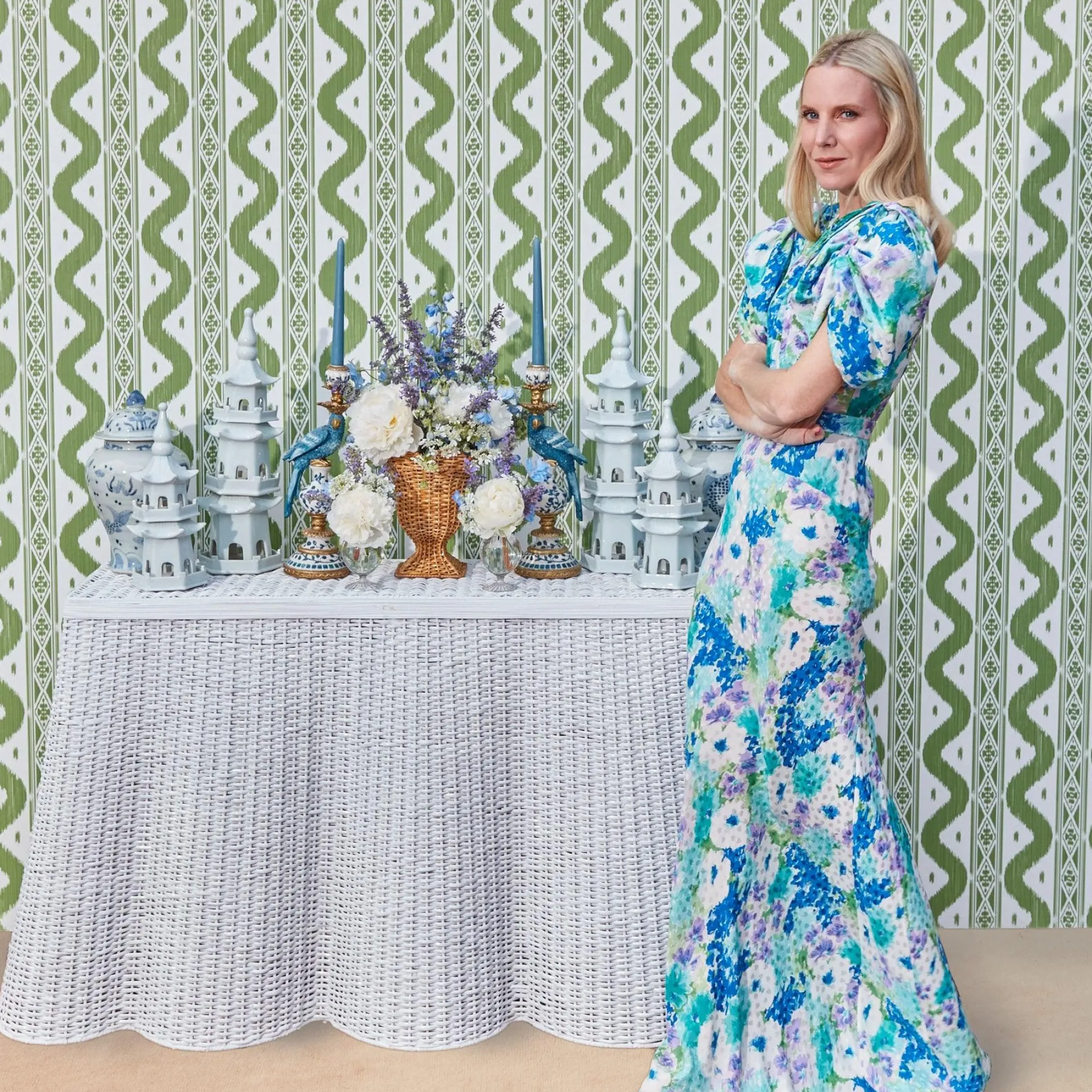 White Porcelain Pagoda Decoration Set